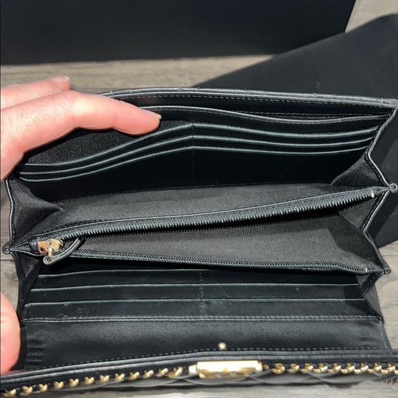 RARE!! Chanel Black and Gold Quilted distressed chain flap wallet - Picture 12 of 16